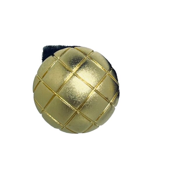 Vintage Napier Quilted Round Gold Tone Clip On Earrings Signed (5483) - Picture 2 of 7